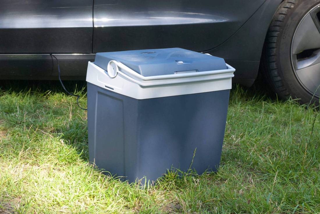 kuehlbox vor auto kuehlbox vor auto