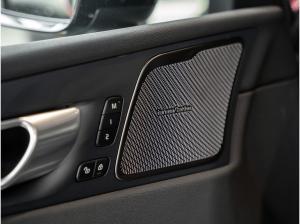 Volvo XC60 B5 AWD Plus Black Edition *Lageraktion*