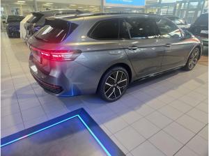 Volkswagen Passat R-Line "Signature" Hybrid //SOFORT VERF.// 272PS - HUD, Leder, LED, Kamera, AHK usw.