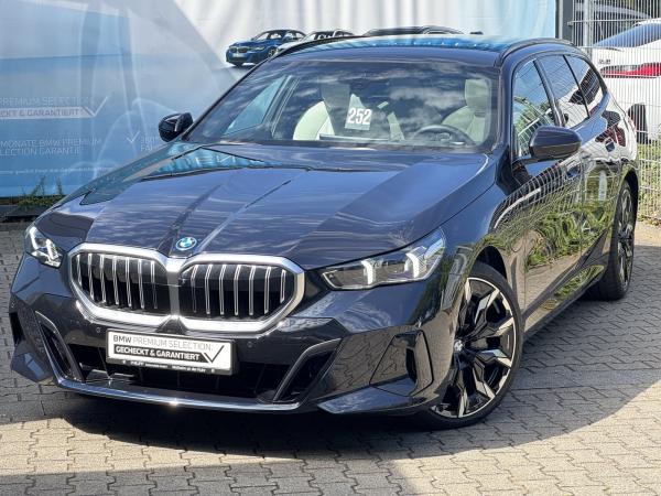 BMW 550 550e xDrive Tou M Sport AHK PANO Ad.Fahr.Pro B&W