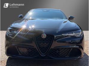 Alfa Romeo Giulia Quadrifoglio Oro -Akrapovic-Carbon Dach-