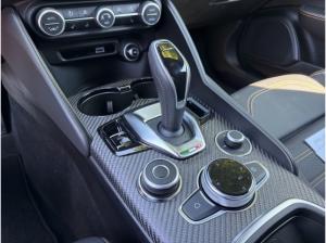 Alfa Romeo Giulia Quadrifoglio Oro -Akrapovic-Carbon Dach-