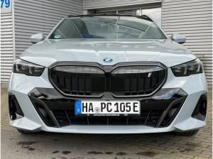 BMW i5 eDrive40 MSportPro HUD PANO DAProf AHK