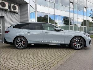 BMW i5 eDrive40 MSportPro HUD PANO DAProf AHK