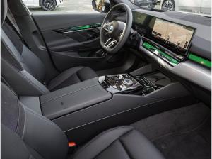 BMW i5 eDrive40 / M Sport HUD PANO ACC RFK NAVI LED