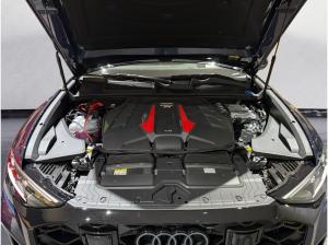 Audi RS Q8 (4MT)