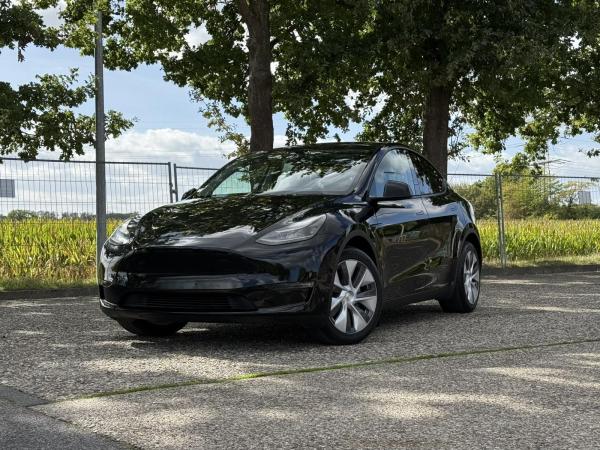 Tesla Model Y Long Range Dual Motor +SOFORT VERFÜGBAR+
