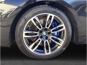 BMW i5 xDrive40 Touring Pano* LED* SHZ* AHK*