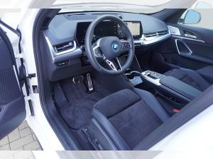 BMW iX1 xDrive30 M Sport Aktionszins 0,99% AHK HeadUp eSitze ACC 360Kamera Massage harman/kardon