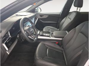 Audi Q8 50 TDI quattro AHK Matrix HUD DCC Pano