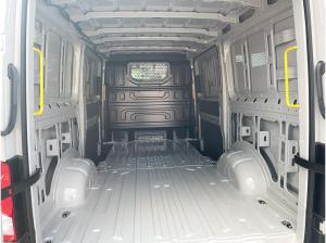 Volkswagen Crafter 35 Kasten 2.0 l TDI 4Motion AHK AUT Klima
