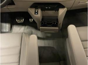 Volkswagen Multivan 1.5 TSI eHybrid 4Mo - Style LÜ *AKTION* 7SI AHK PANO LEDER H/K HuD DCC 5J-GAR
