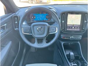 Volvo XC40 B3 Plus Dark 7-Gang Doppelkupplungsgetriebe