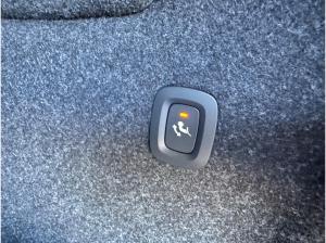Volvo XC40 B3 Plus Dark 7-Gang Doppelkupplungsgetriebe