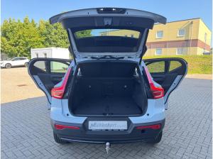 Volvo XC40 B3 Plus Dark 7-Gang Doppelkupplungsgetriebe
