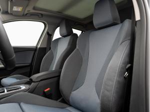 BMW 120 PANO AdLED KoZg SpSitze SpieglP ParkA S-Glas *Mehrere Farben Verfügbar*