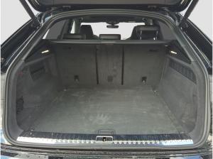 Audi RS Q8 (4MT)