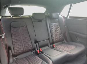 Audi RS Q8 (4MT)