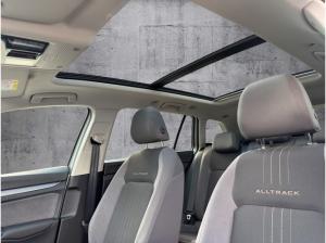 Volkswagen Golf 8 Variant 2.0 TDI DSG 4Mo. - ALLTRACK - PANO ACC NAVI SHZ