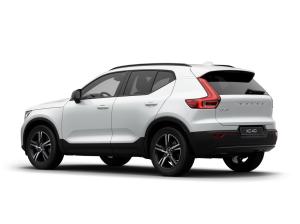 Volvo XC40 B4 FWD in Plus- & Ultra-Variante (auch als Black Edition vorhanden)
